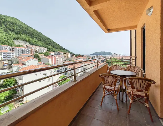 Helle 3-Zimmer-Wohnung, 78 m², Budva
